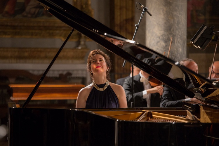 Angela Hewitt, concerto a Perugia, Basilica di San Pietro, con il suo TMF