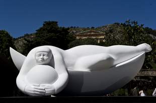Jimenez Deredia, Armonia, marmo bianco