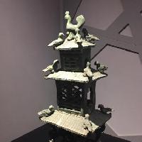 Torre di avvistamento a quattro piani smaltata verde (edificio funerario)
