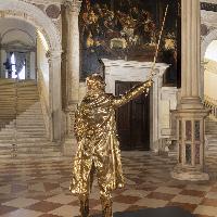 Jan Fabre  L’uomo che impugna la spada (Il Giuramento di mio Padre)