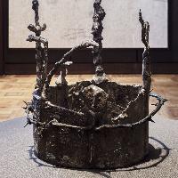Mimmo Paladino - Corona, 1988 (in primo piano) Carro stellare, 2007