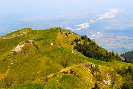 Strada a Monte Tomba