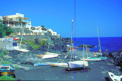 Il porto di Stromboli