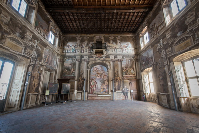 Cesano Maderno Palazzo Arese Borromeo interno