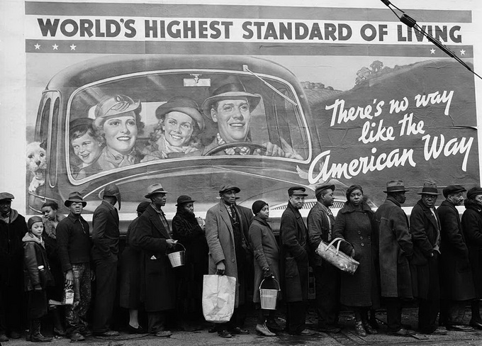 Louis Ville, Kentucky, 1937. © Images by Margaret Bourke-White. 1937 The Picture Collection Inc. All rights reserved;