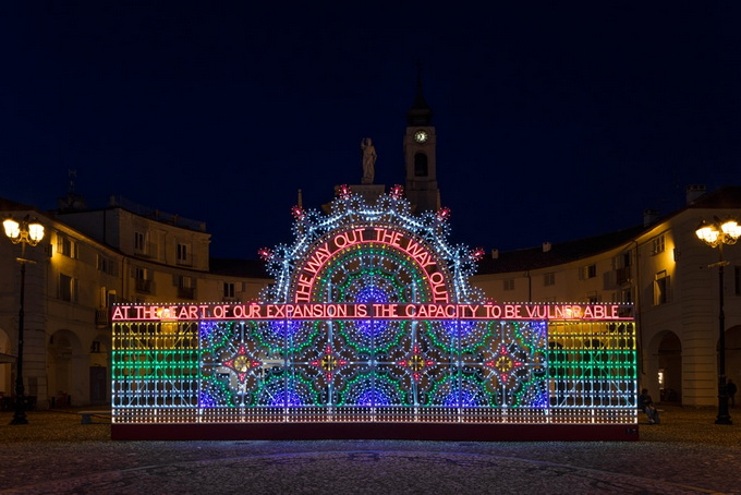 Marinella Senatore, Assembly, 2021 LED bulbs and mixed media on wooden and metal structure, in Piazza dell'Annunziata, Venaria Reale, 2022 2