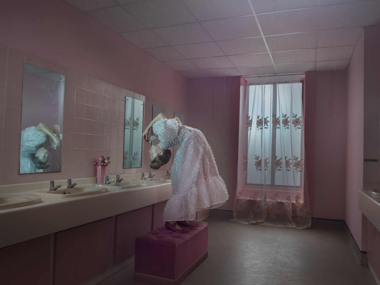 Julia Fullerton-Batten_Flexible Roxy_2021