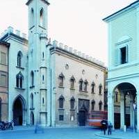 Galleria Parmeggiani - IAT Accoglienza e Informazione Turistica Reggio Emilia