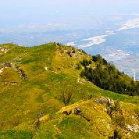 Strada a Monte Tomba