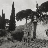 Kenro Izu, Necropoli di Porta Nocera, Pompei, 2016