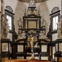 Piacenza, Chiesa di San Sisto, transetto monumento funebre a Margherita d’Austria