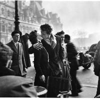 Robert Doisneau, Le Baiser de l\'Hôtel de ville, 1950 © Robert Doisneau