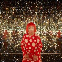 © Yayoi Kusama, Fireflies on the Water, 2002.