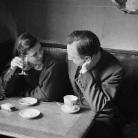 André Kestész Elisabeth et moi dans un café à Montparnasse Paris, 1931