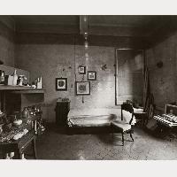 Gianni Berengo Gardin, Lo studio, 1993, stampa ai sali d'argento, Archivio Gianni Berengo Gardin, Milano © 2025 Gianni Berengo Gardin / Fondazione Forma per la Fotografia / Contrasto