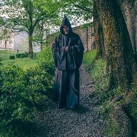 Frate dell’Abbazia benedettina di Novalesa in Val di Susa, sulla via Francigena, in provincia di Torino. © Diana Bagnoli 