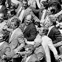 Domenica di Pasqua. La tradizionale corsa in cui gli uomini seguono il Cristo Risorto. Ribera, 1984