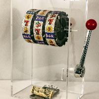 Karen Fabbro, Fatal Seduction, 2025, Courtesy UFOFABRIK Contemporary Art Gallery