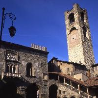 Bergamo, Piazza Vecchia: Campanone  (Provincia di Bergamo, Settore Cultura Sport e Turismo - Circolo Fotografico Marianese)