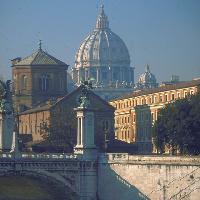 Cupola dal Tevere - Foto APT Roma